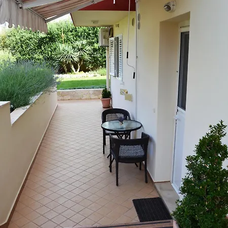 Mini Albizia Apartment *