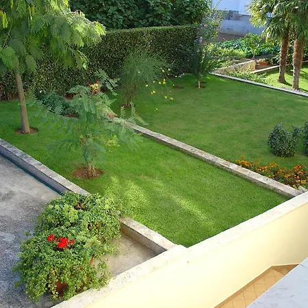 Apartment Mini Albizia Zadar