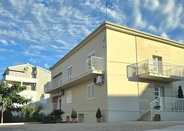 Apartment Mini Albizia Zadar